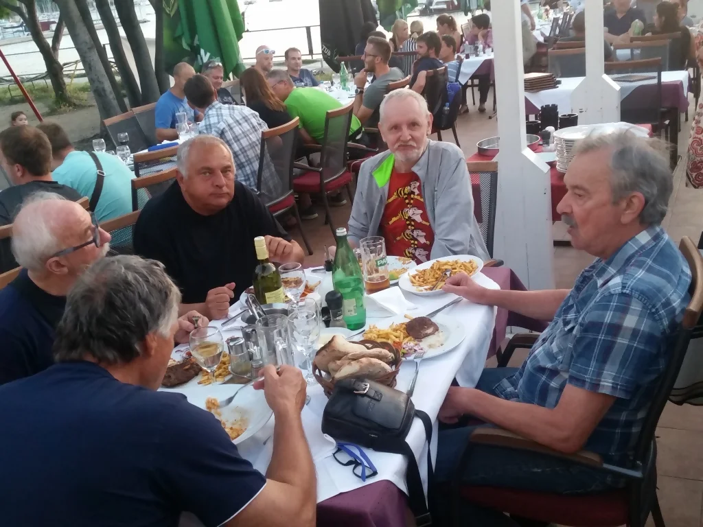  Uvecana slika i povratak nazad 